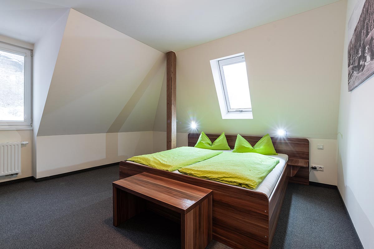 Ferienwohnungen Felswelten in Rosenthal-Bielatal - "Daxenstein" - Schlafzimmer mit Doppelbett